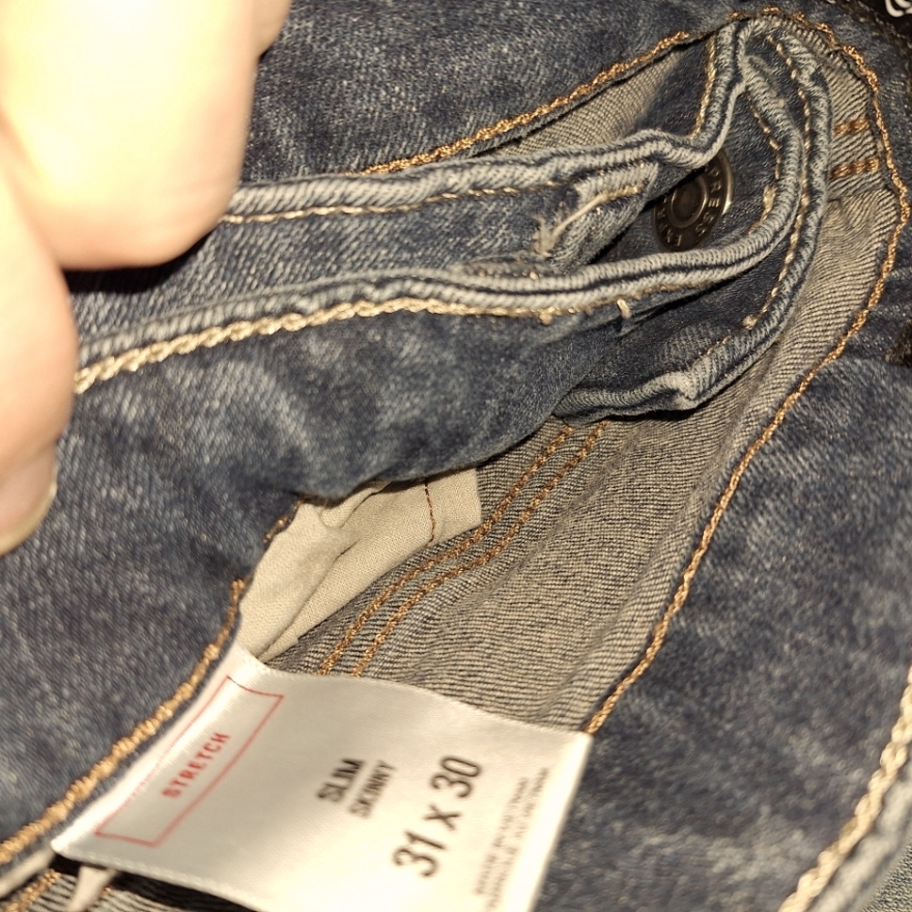 Express Jeans size 31x30.  Slim fit  and perfect condition. Ship fast. Blue .AER